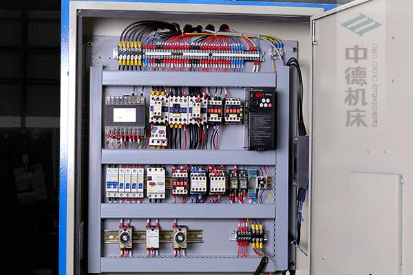 ZDS-2032采用正品電氣元件，裝有變頻驅(qū)動，控制精確，穩(wěn)定耐用壽命長.jpg