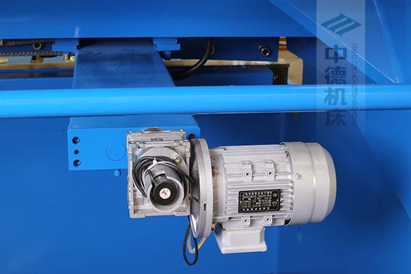 ZDS-2032后擋料AC電機(jī)與減速器一體，故障少，速度快.jpg